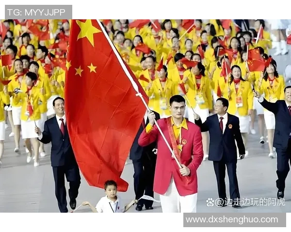 姚明摆饰品的独特魅力与篮球传奇的完美结合展现了文化与运动的交融之美 姚明摆饰品的独特魅力与篮球传奇的完美结合展现了文化与运动的交融之美